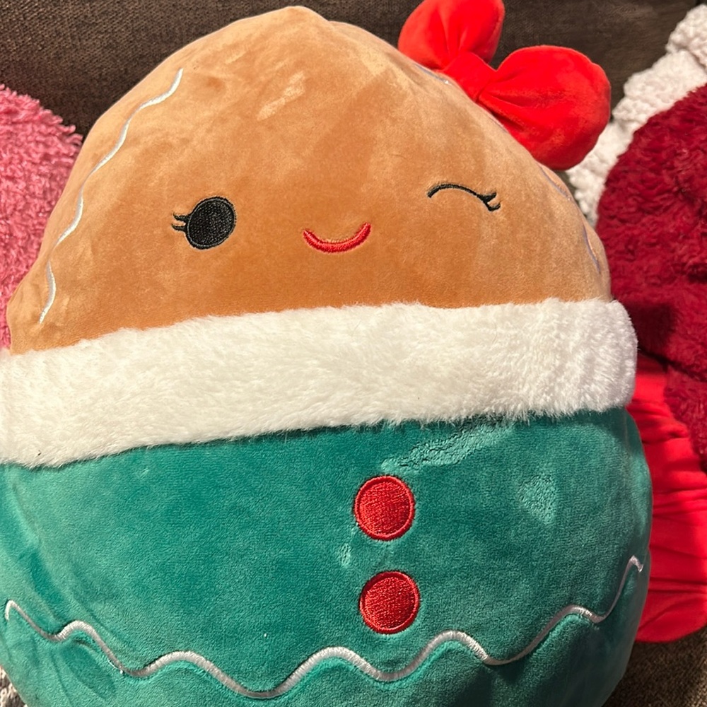 Gina the gingerbread girl squish mallow